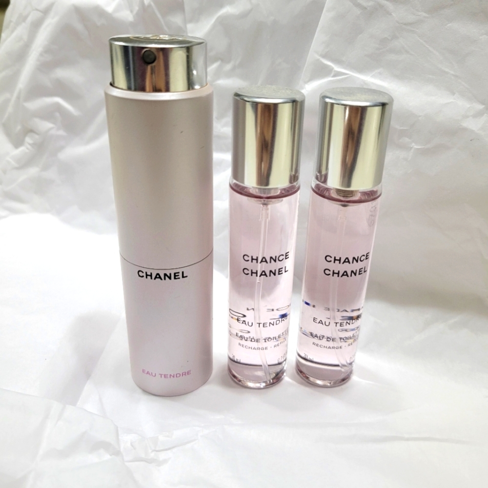 Chanel Chance Eau Tendre gift set with atomizer NEW!